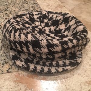 Houndstooth hat